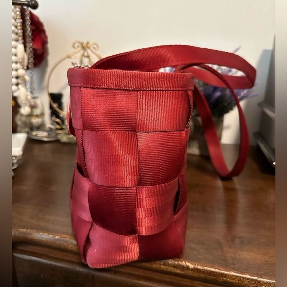 VINTAGE HARVEY’S SEATBELT SHOULDER BAG RED - Picture 2 of 11